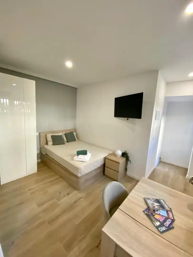 Schlafzimmer von Wohnung zur Miete in Madrid mit Klimaanlage, Heizung und Privatgarten