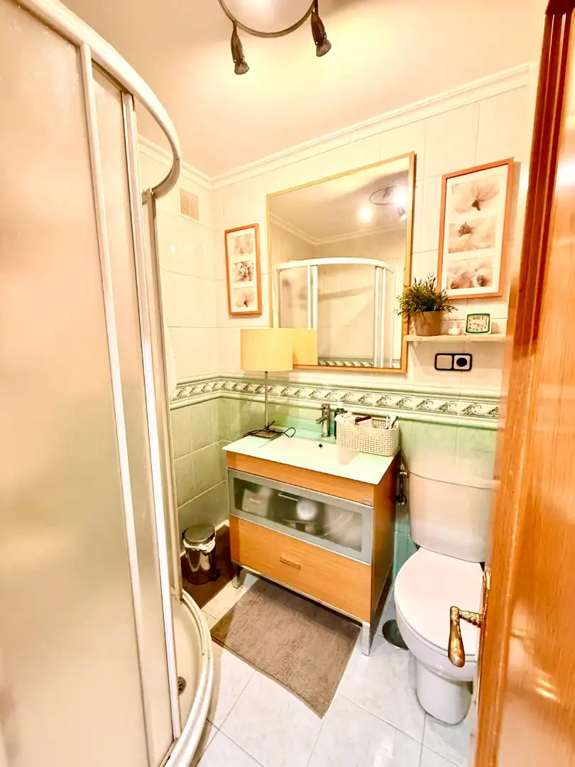 Baño de Piso en venta en Oviedo  con Calefacción, Parquet y Terraza