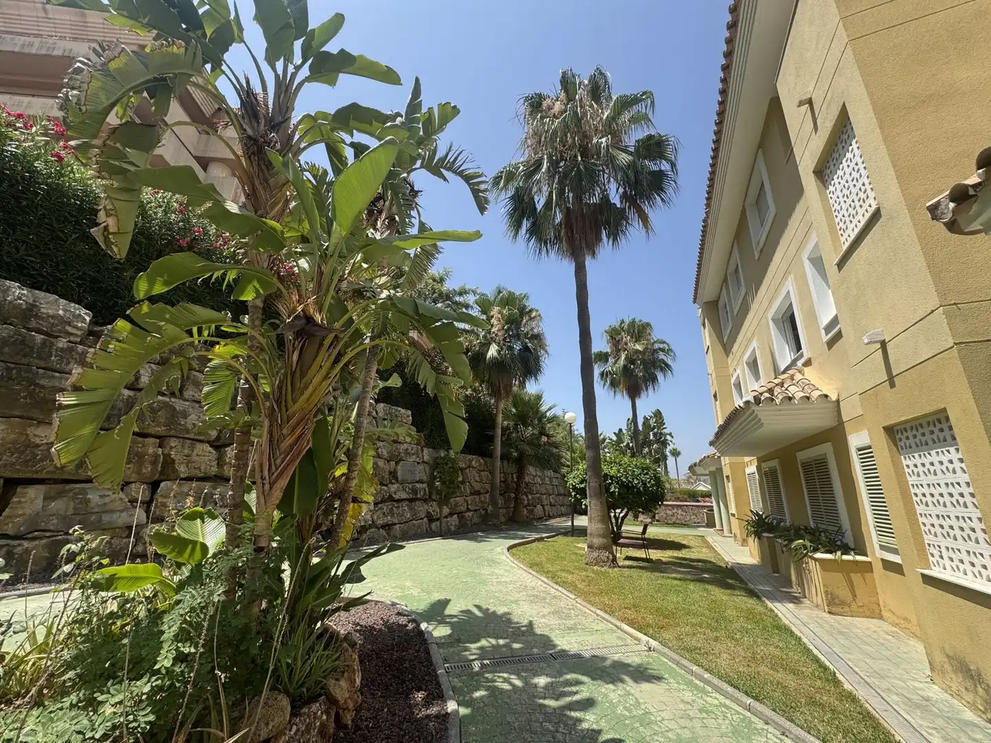 Jardín de Piso en venta en Marbella con Aire acondicionado, Terraza y Trastero