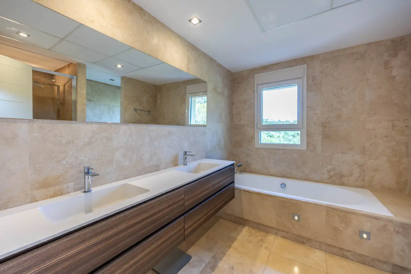 Bathroom of Apartments for sale in Sotogrande  with Air Conditioner, Heating and Terrace