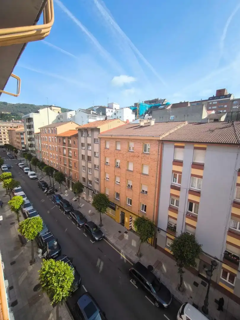 Exterior view of Flat for rent in Oviedo   with Heating and Furnished
