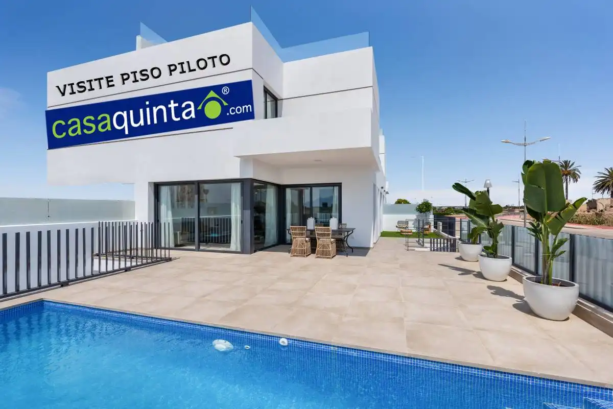 Xalet amb piscina en venda a Sector2