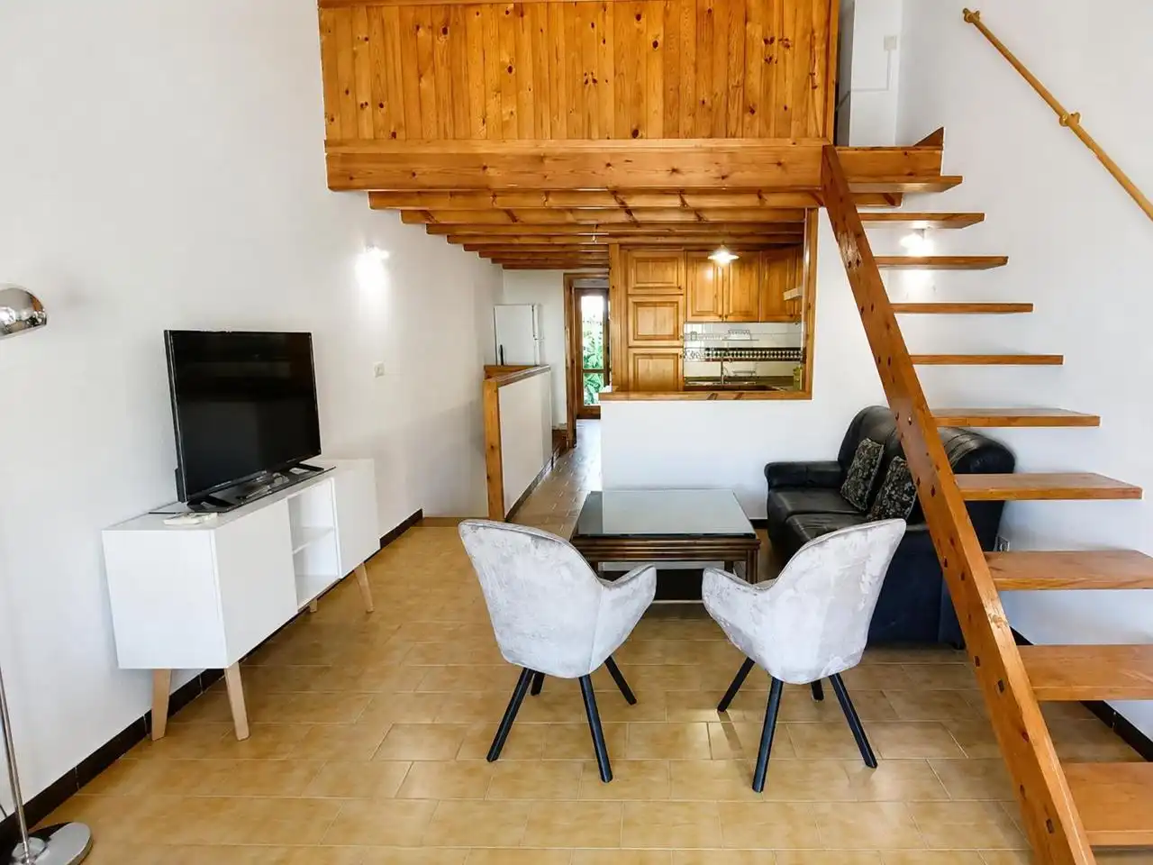 Casa pareada con piscina en venta en Calle Schubert, imagen 3