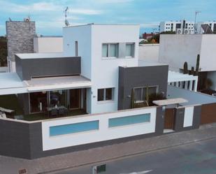 Exterior view of House or chalet for sale in Pilar de la Horadada  with Air Conditioner, Terrace and Swimming Pool
