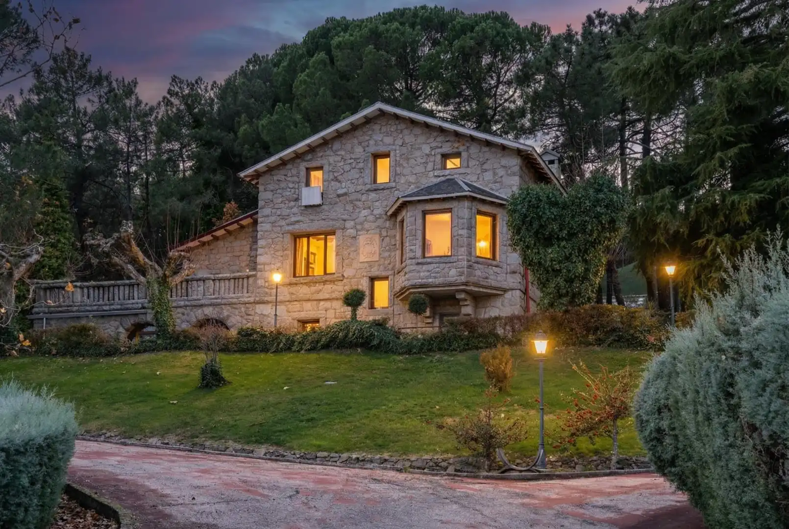 Vista exterior de Finca rústica en venta en Guadarrama con Aire acondicionado, Calefacción y Jardín privado