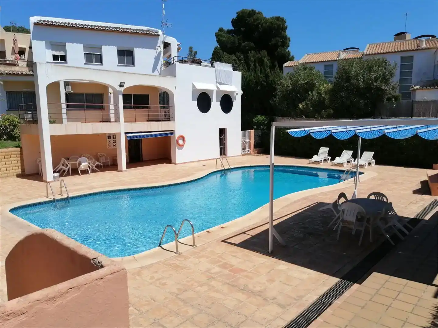 Piscina de Casa adosada de lloguer en Moraira amb Aire condicionat, Jardí privat i Traster
