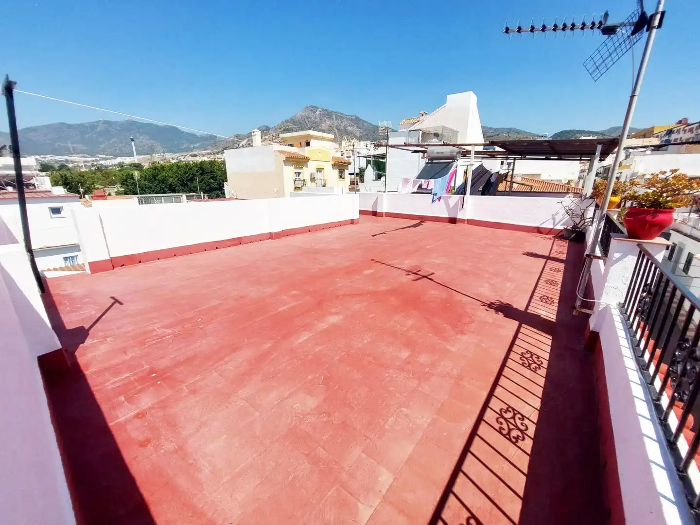 Vista exterior de Casa o xalet en venda en Benalmádena amb Terrassa