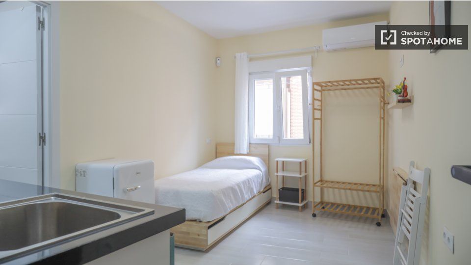 Flat to rent in Bellas Vistas