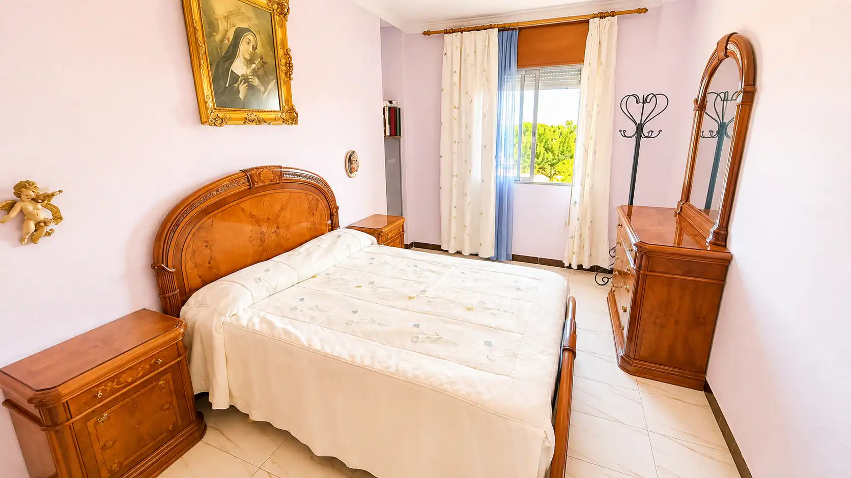 Dormitori de Casa o xalet en venda en Alhaurín de la Torre amb Aire condicionat, Calefacció i Jardí privat