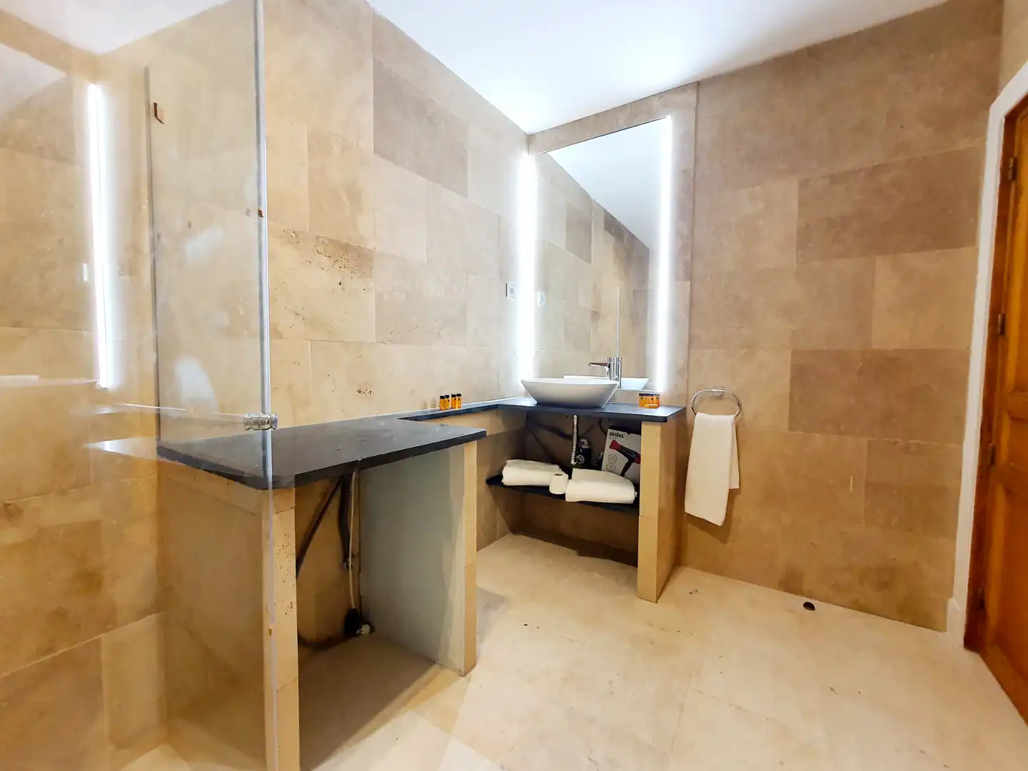 Baño de Ático de alquiler en Madrid con Aire acondicionado, Calefacción y Terraza