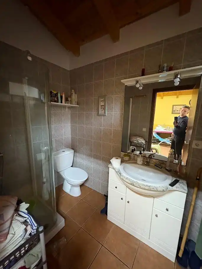 Baño de Finca rústica en venta en Cubillas de Santa Marta con Calefacción, Jardín privado y Terraza