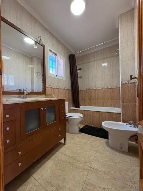 Baño de Dúplex en venta en San Pedro del Pinatar con Aire acondicionado, Calefacción y Terraza
