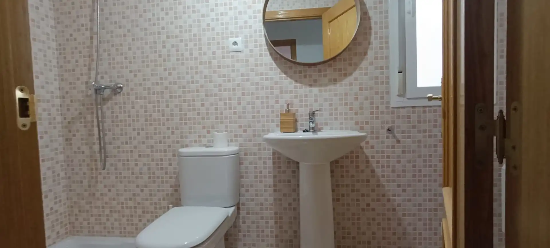 Baño de Piso en venta en Pedro Muñoz con Calefacción, Trastero y Amueblado