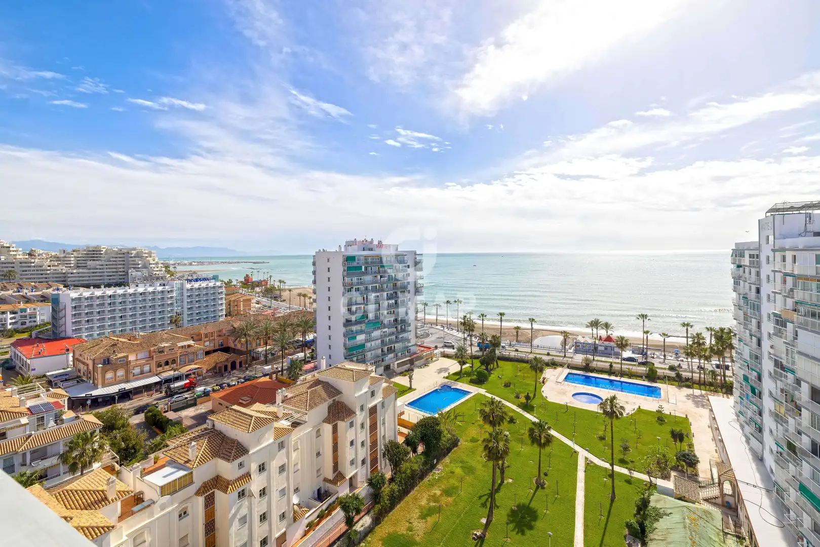 Außenansicht von Wohnung zum Verkauf in Benalmádena mit Heizung, Privatgarten und Schwimmbad