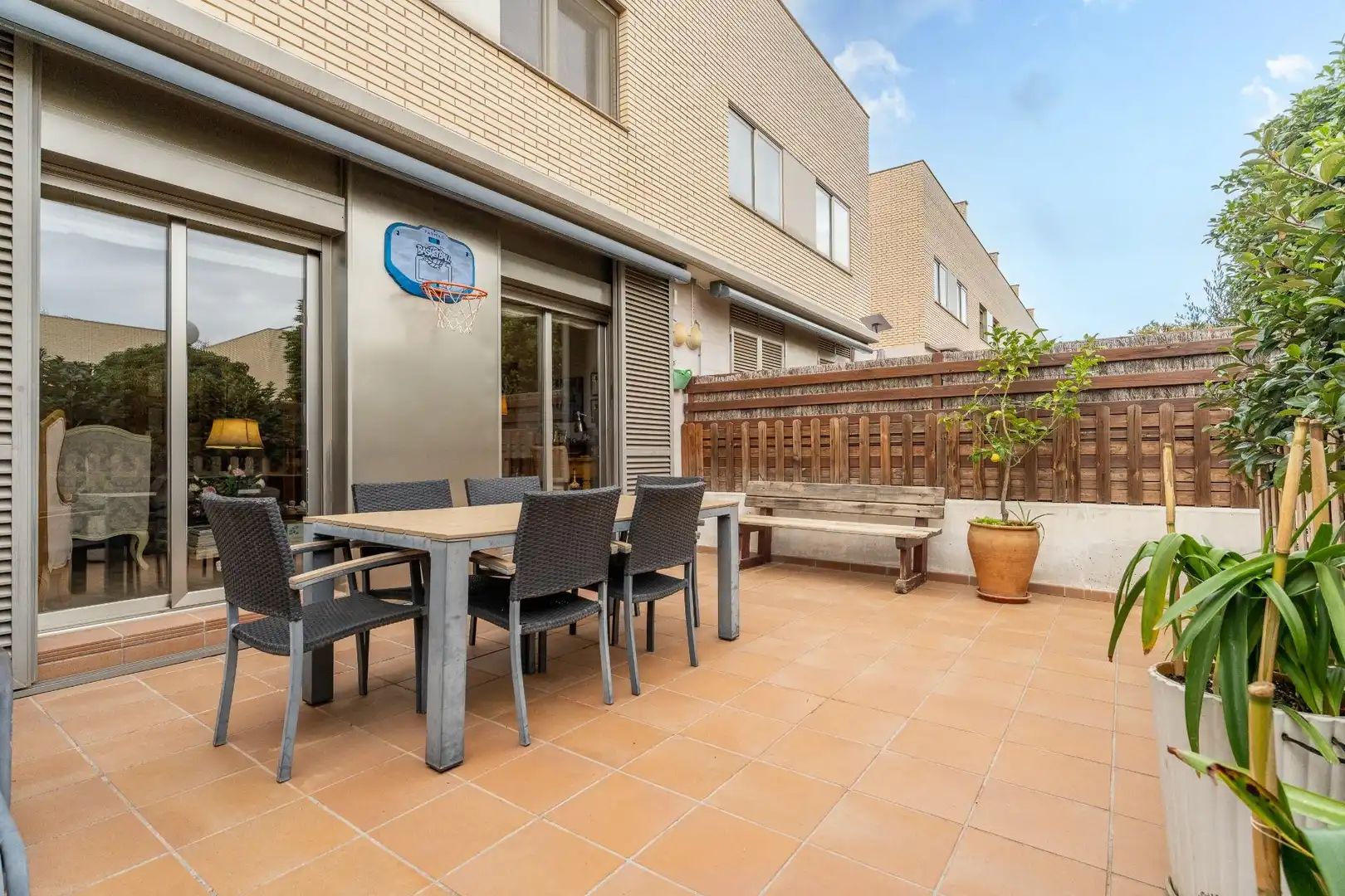 Terraza de Casa adosada en venta en Montbrió del Camp con Aire acondicionado, Calefacción y Jardín privado