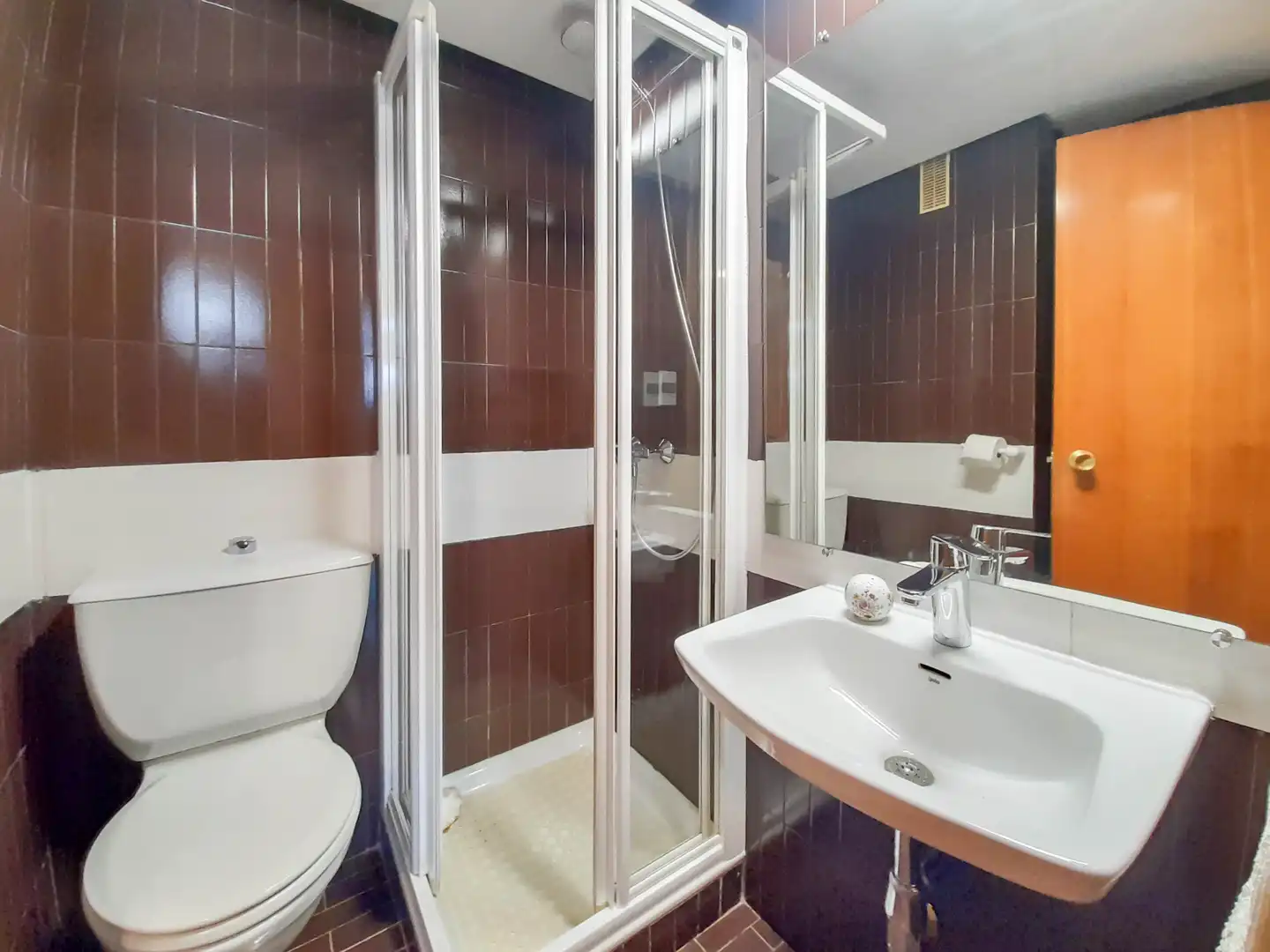 Bathroom of Flat for rent in Madrid  with Heating, Parquet flooring and Terrace