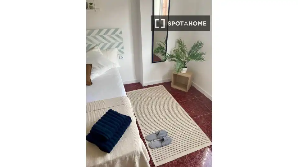 Room in Barrio de Benicalap