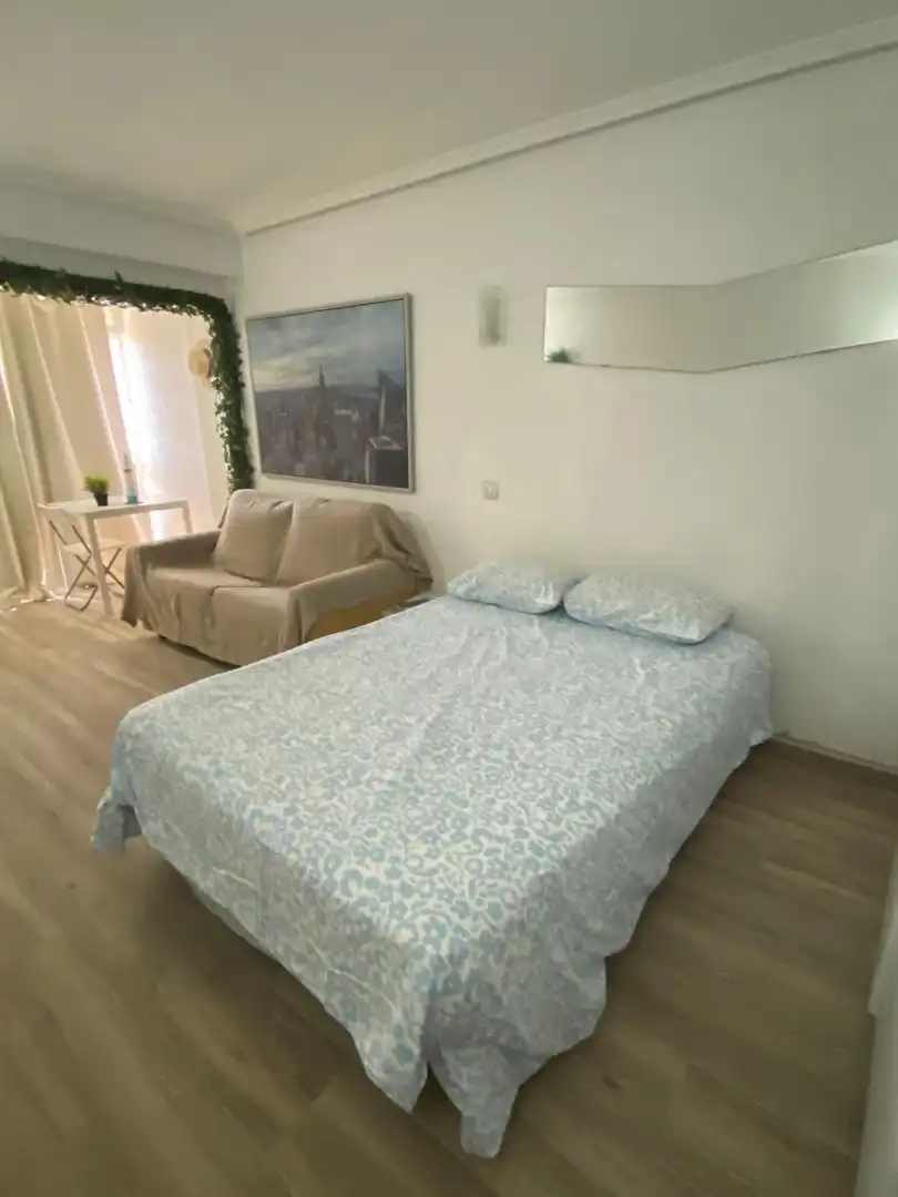 Habitación de Estudio en venta en Torremolinos con Aire acondicionado, Calefacción y Amueblado