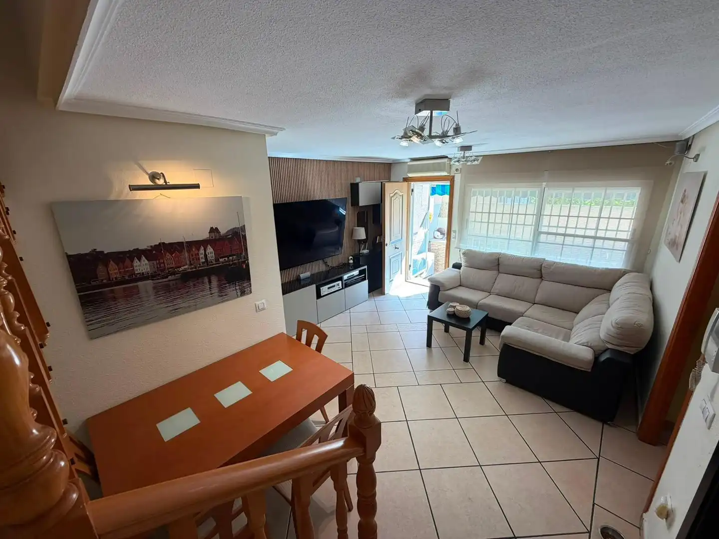 Sala d'estar de Dúplex en venda en Torrevieja amb Aire condicionat, Terrassa i Traster