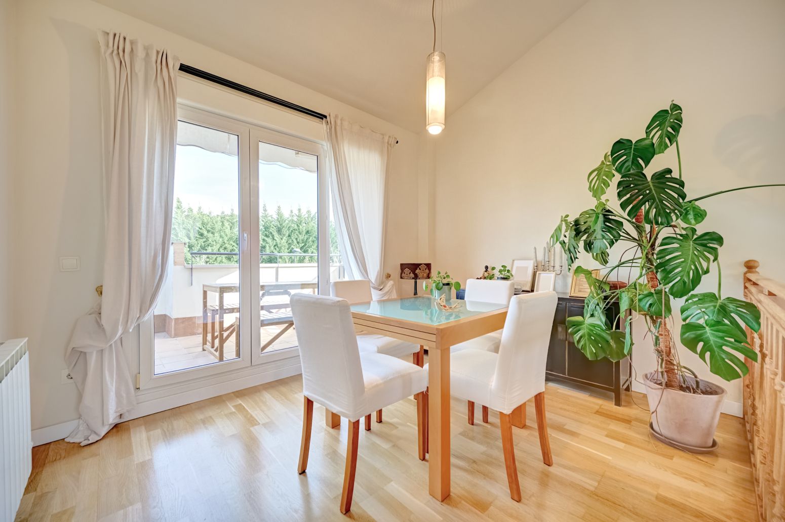 Esszimmer von Dachboden zum verkauf in Valle de Elorz / Elortzibar mit Heizung, Parkett und Terrasse