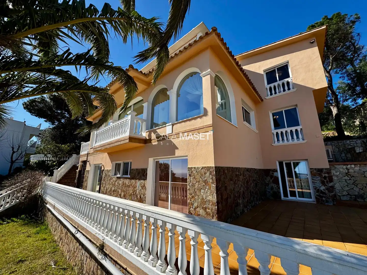 Außenansicht von Haus oder Chalet zum Verkauf in Calonge i Sant Antoni mit Heizung, Privatgarten und Terrasse