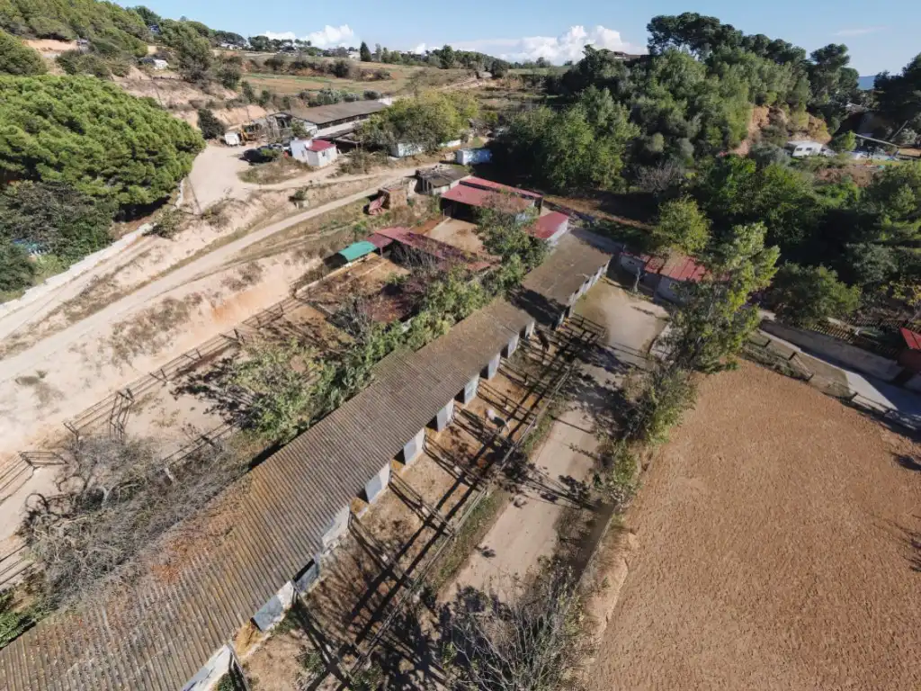 Vista exterior de Finca rústica en venda en Rubí