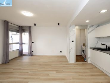 Piso con ascensor en venta en Calle MARIA TERESA DE LEON