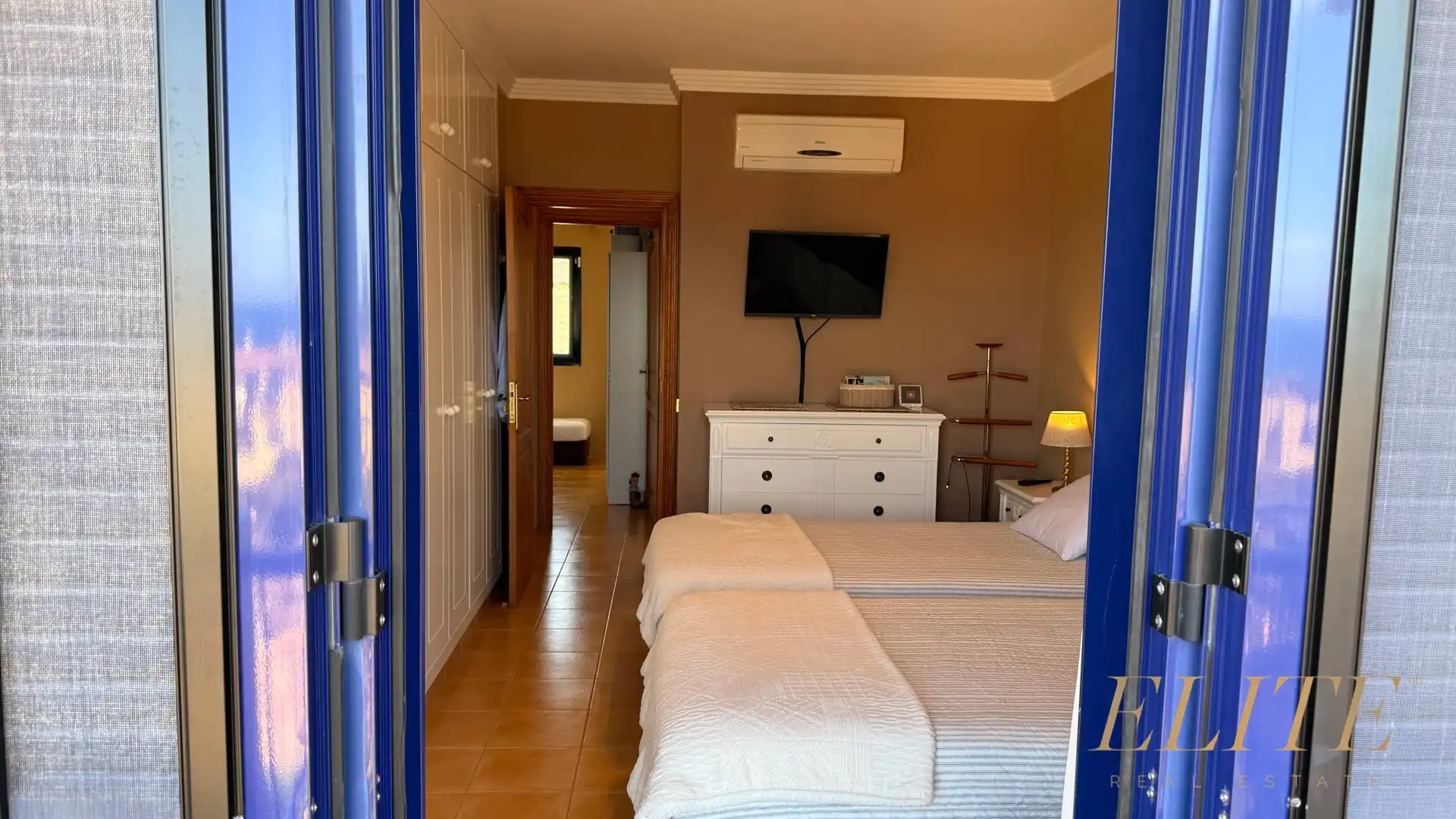 Bedroom of Detached homes for sale in San Bartolomé de Tirajana  with Air Conditioner, Heating and Private garden