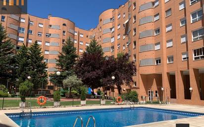 Swimming pool of Flat for sale in  Madrid Capital  with Air Conditioner