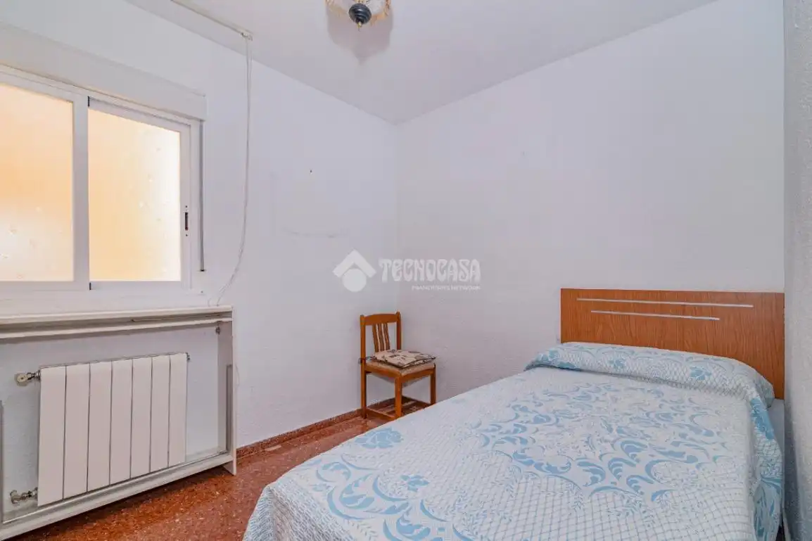 Habitación de Piso en venta en Granada con Calefacción y Balcón