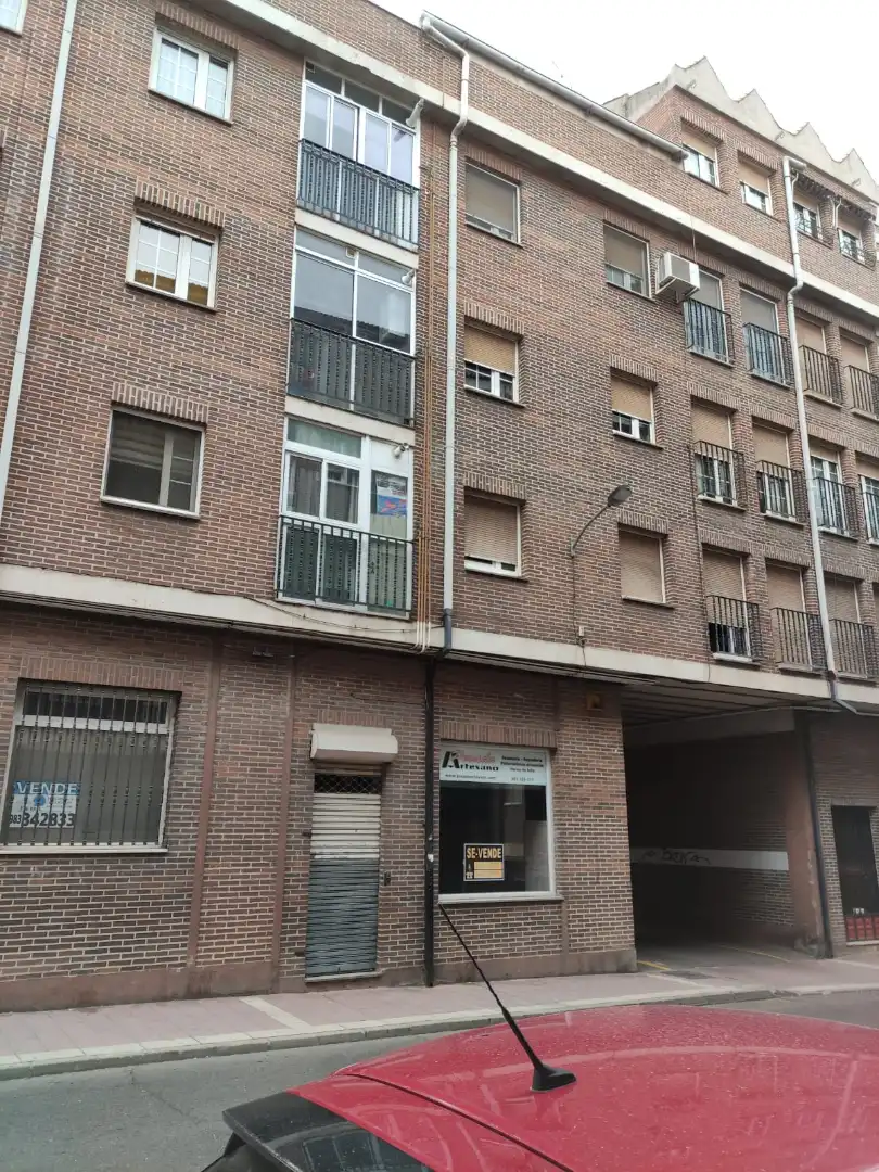 Einzelparkplatz mit Aufzug zum Verkauf in Calle Ronda de Gracia 8