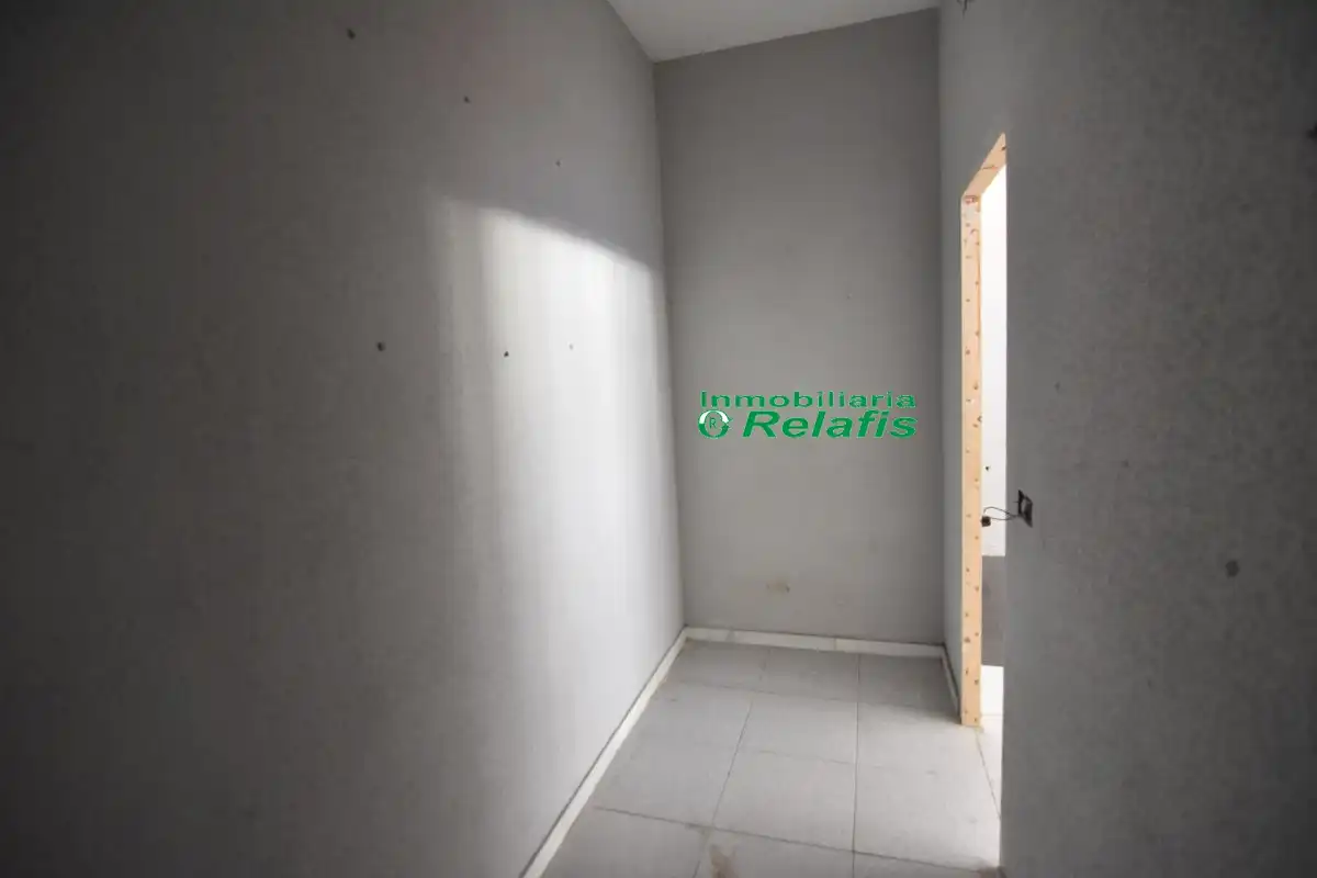Local comercial en venda a YURRAMENDI 24, imagen 3