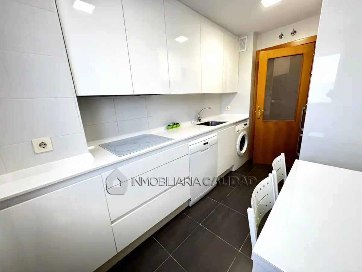 Cocina de Piso en venta en Burgos con Calefacción, Terraza y Trastero