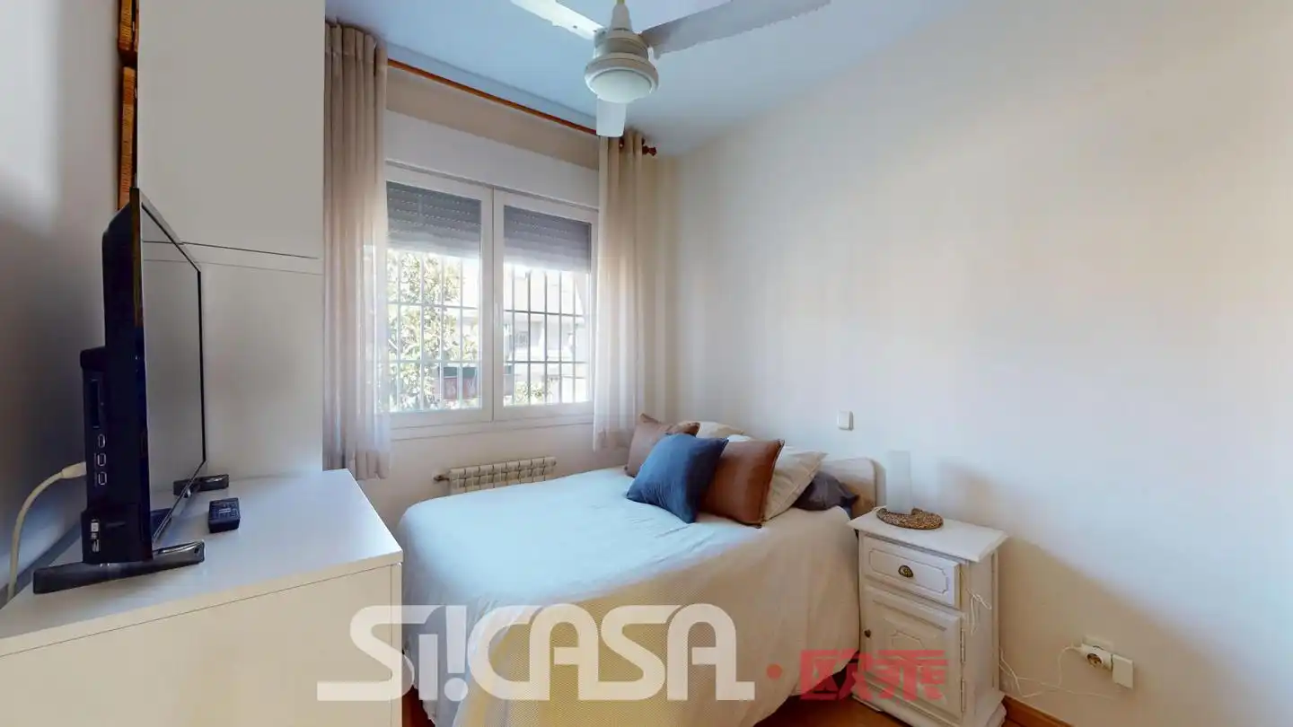 Habitación de Casa adosada en venta en Parla con Aire acondicionado, Calefacción y Terraza