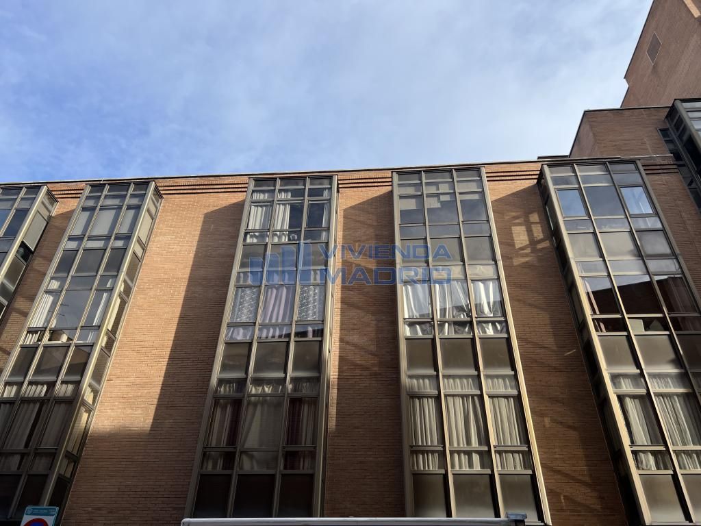 Exterior view of Premises to rent in  Madrid Capital  with Air Conditioner