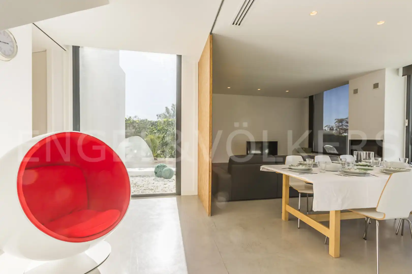 Sala de estar de Casa o chalet en venta en Vilanova i la Geltrú con Aire acondicionado, Calefacción y Jardín privado