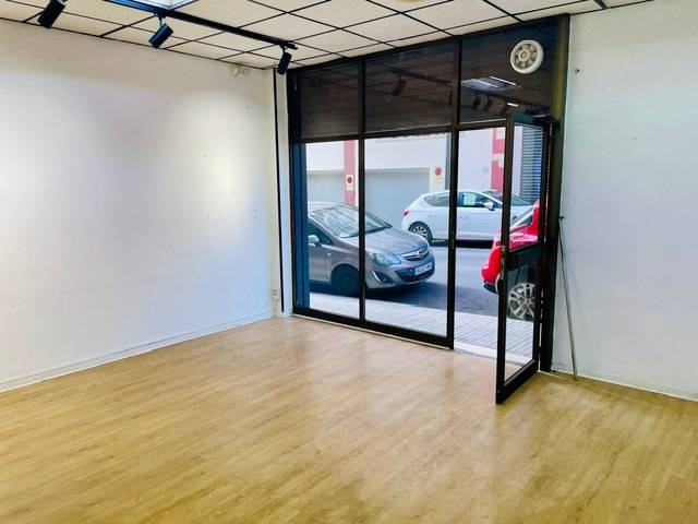 Local comercial en Alquiler en Carrer de Fra Juníper Serra en Son Armadans