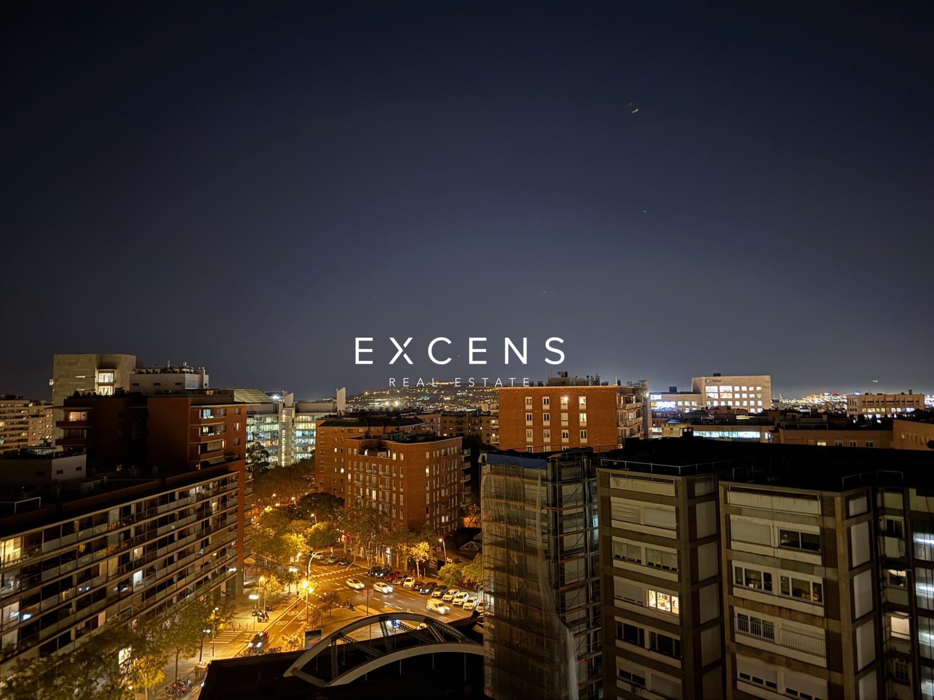 Exterior view of Attic for sale in  Barcelona Capital  with Heating, Private garden and Parquet flooring