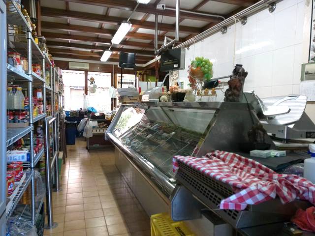 Local comercial en Alquiler en La Roureda