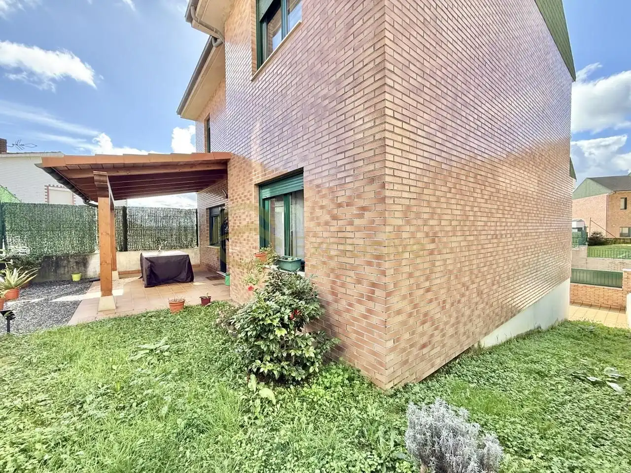 Jardín de Casa o chalet en venta en Avilés con Calefacción, Jardín privado y Parquet