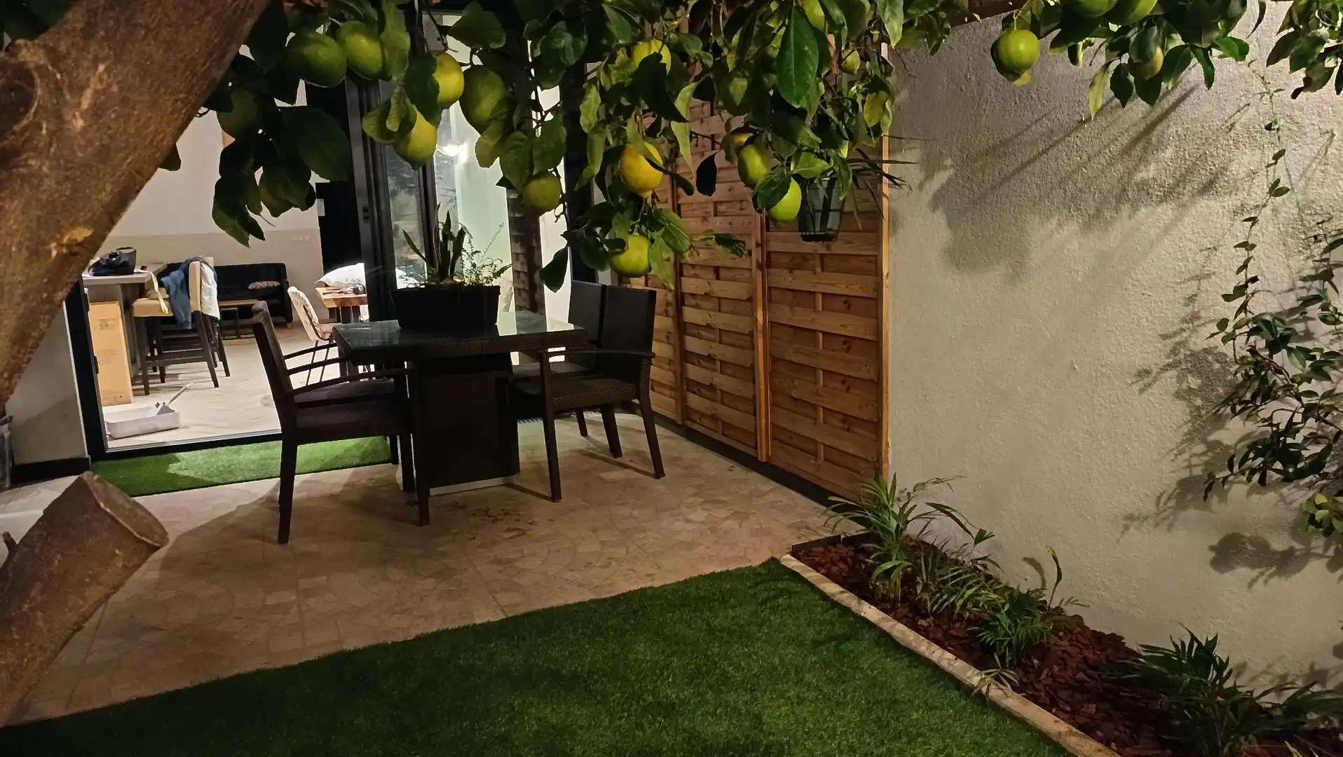 Terrasse von Erdgeschoss zum Verkauf in Mataró mit Klimaanlage, Heizung und Privatgarten