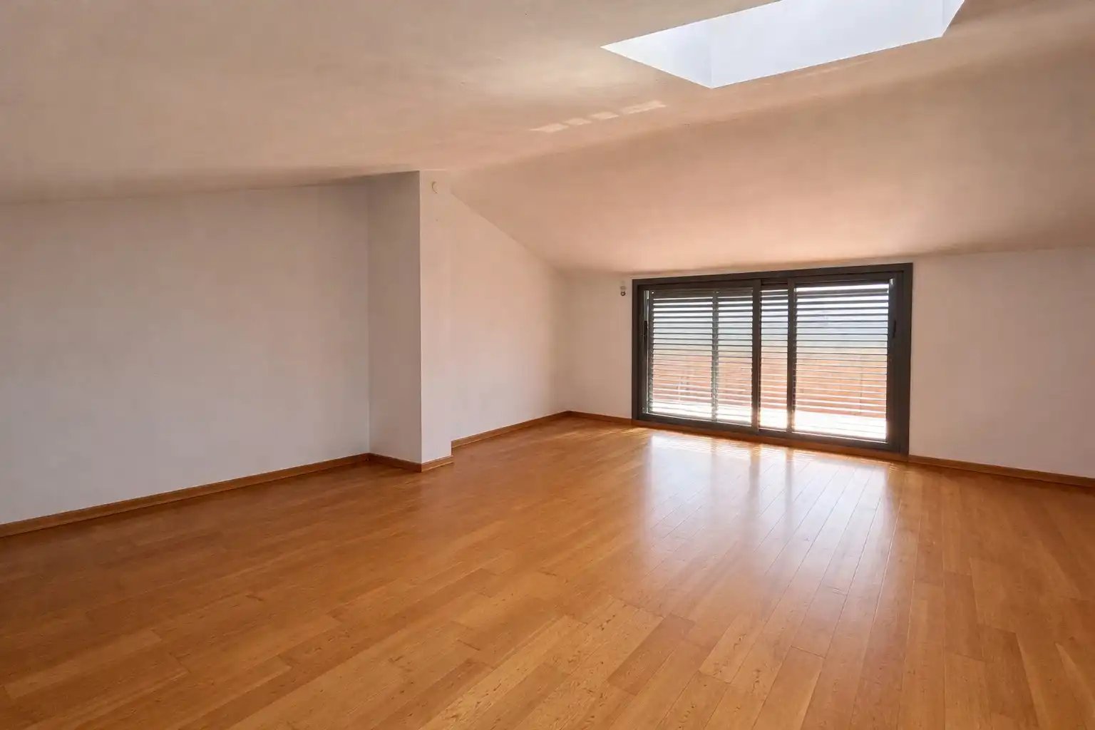 Sala d'estar de Casa o xalet en venda en Sant Andreu de la Barca amb Aire condicionat, Calefacció i Terrassa
