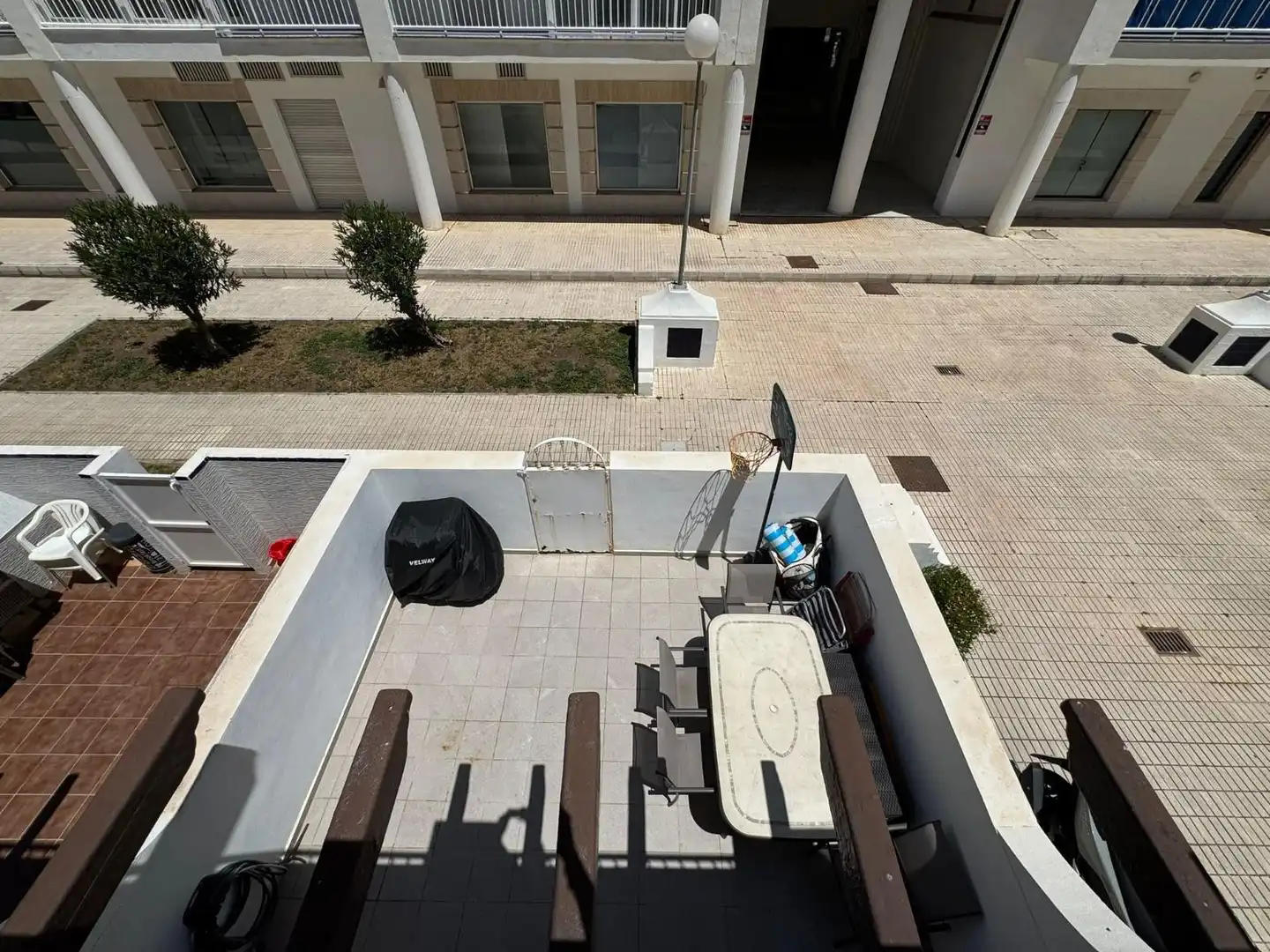Terrasse von Einfamilien-Reihenhaus zum Verkauf in Fuengirola mit Klimaanlage, Terrasse und Möbliert
