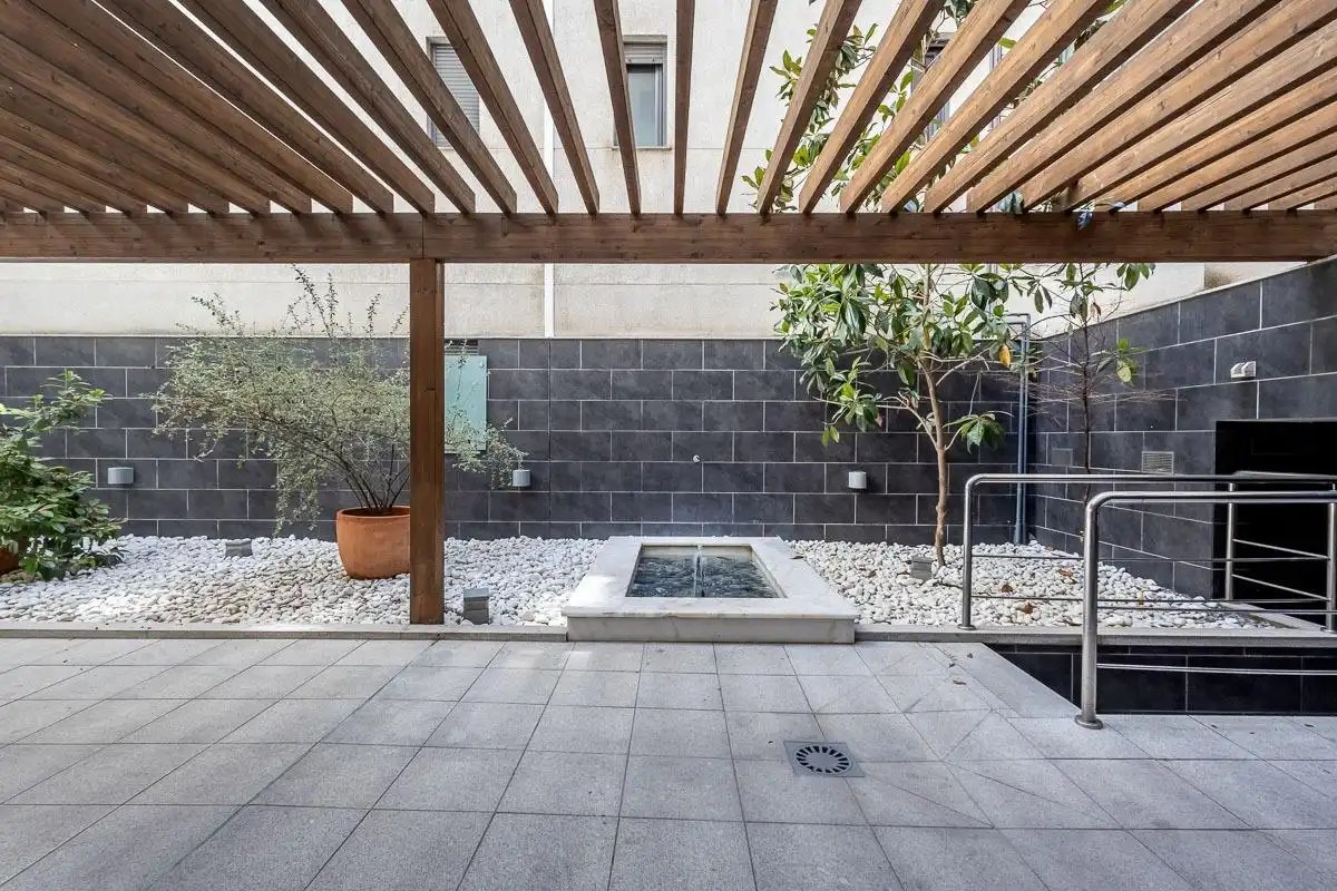 Terrassa de Pis en venda en Granada amb Calefacció, Jardí privat i Parquet