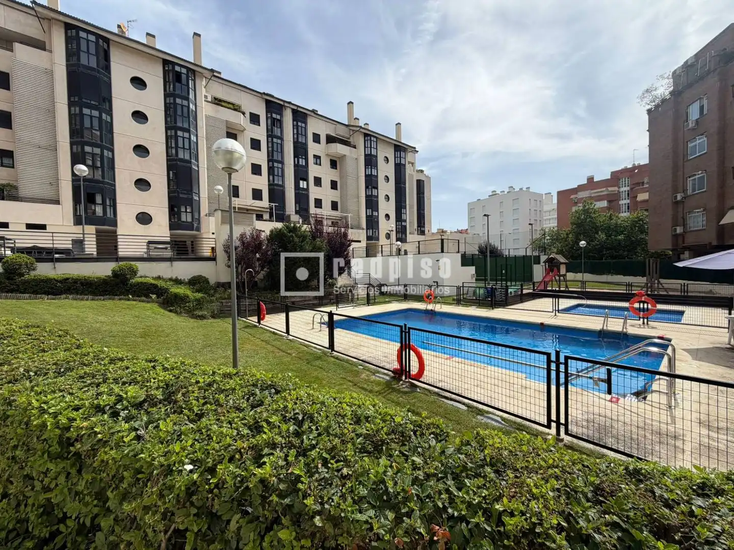 Aparcament de Pis de lloguer en Madrid amb Aire condicionat, Calefacció i Jardí privat