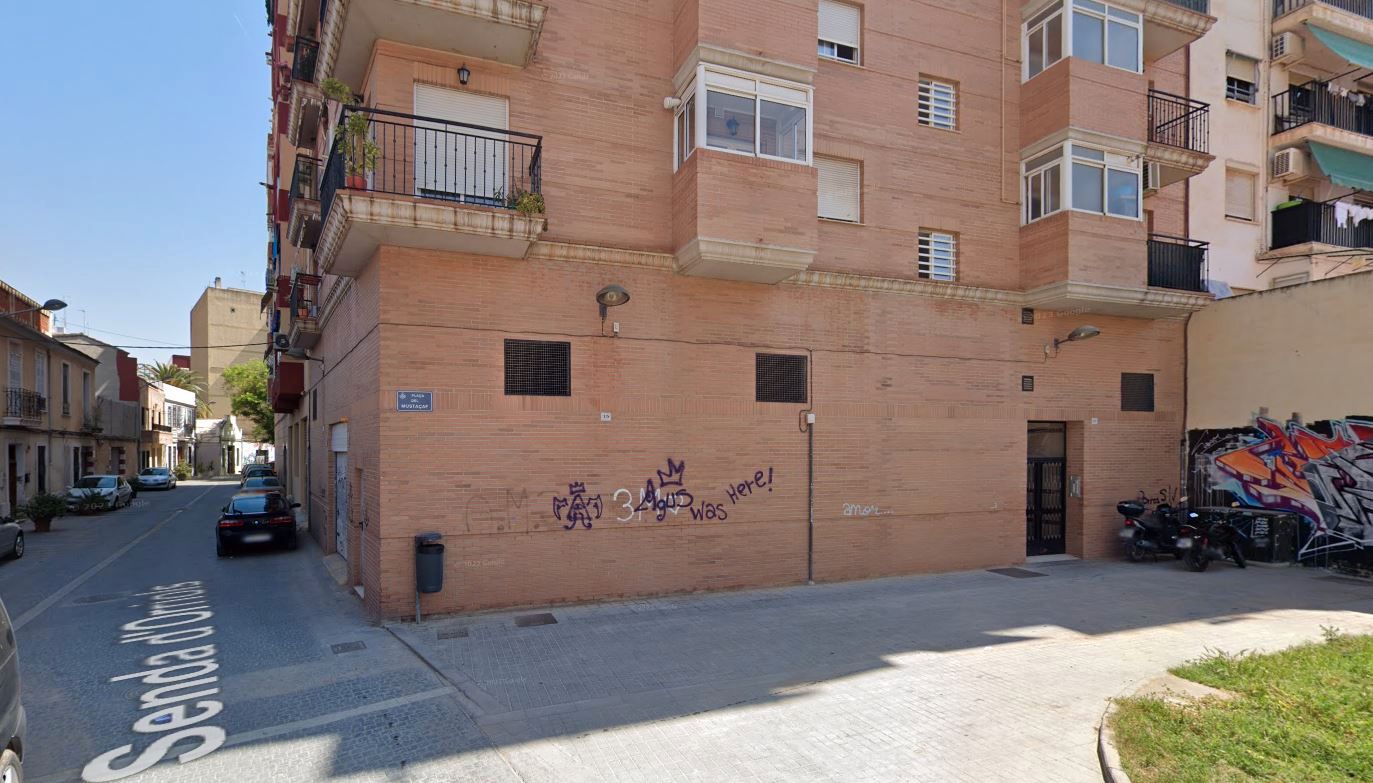 Vista exterior de Pis en venda en  Valencia Capital amb Traster i Balcó