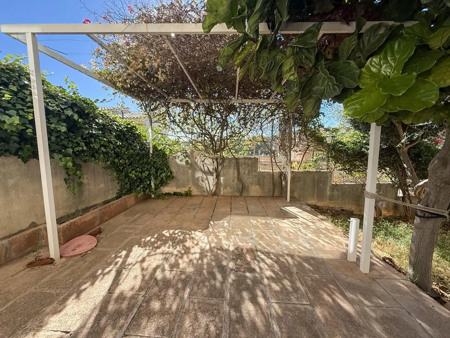 Terrasse von Haus zum Verkauf in  Palma de Mallorca mit Klimaanlage, Heizung und Privatgarten