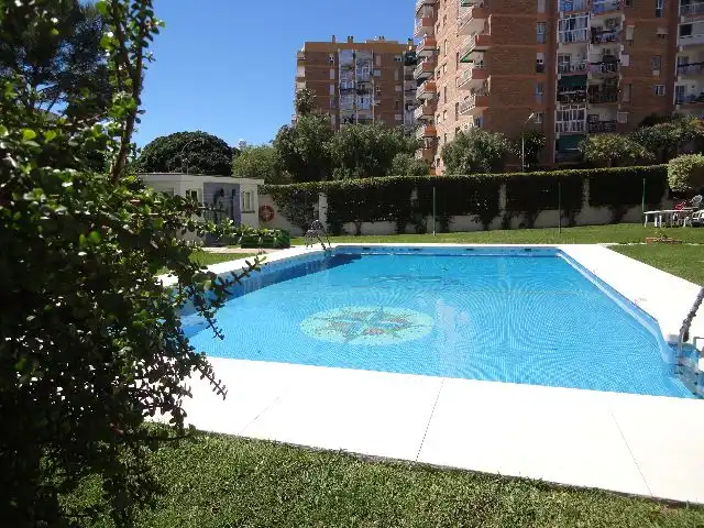 Piscina de Pis en venda en Benalmádena amb Aire condicionat, Terrassa i Moblat