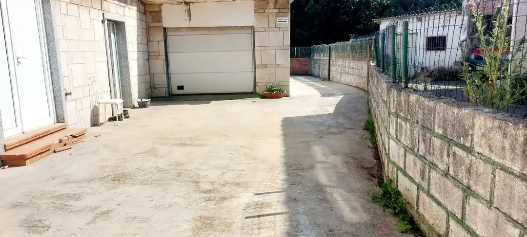Parking of Houses for sale in Camargo