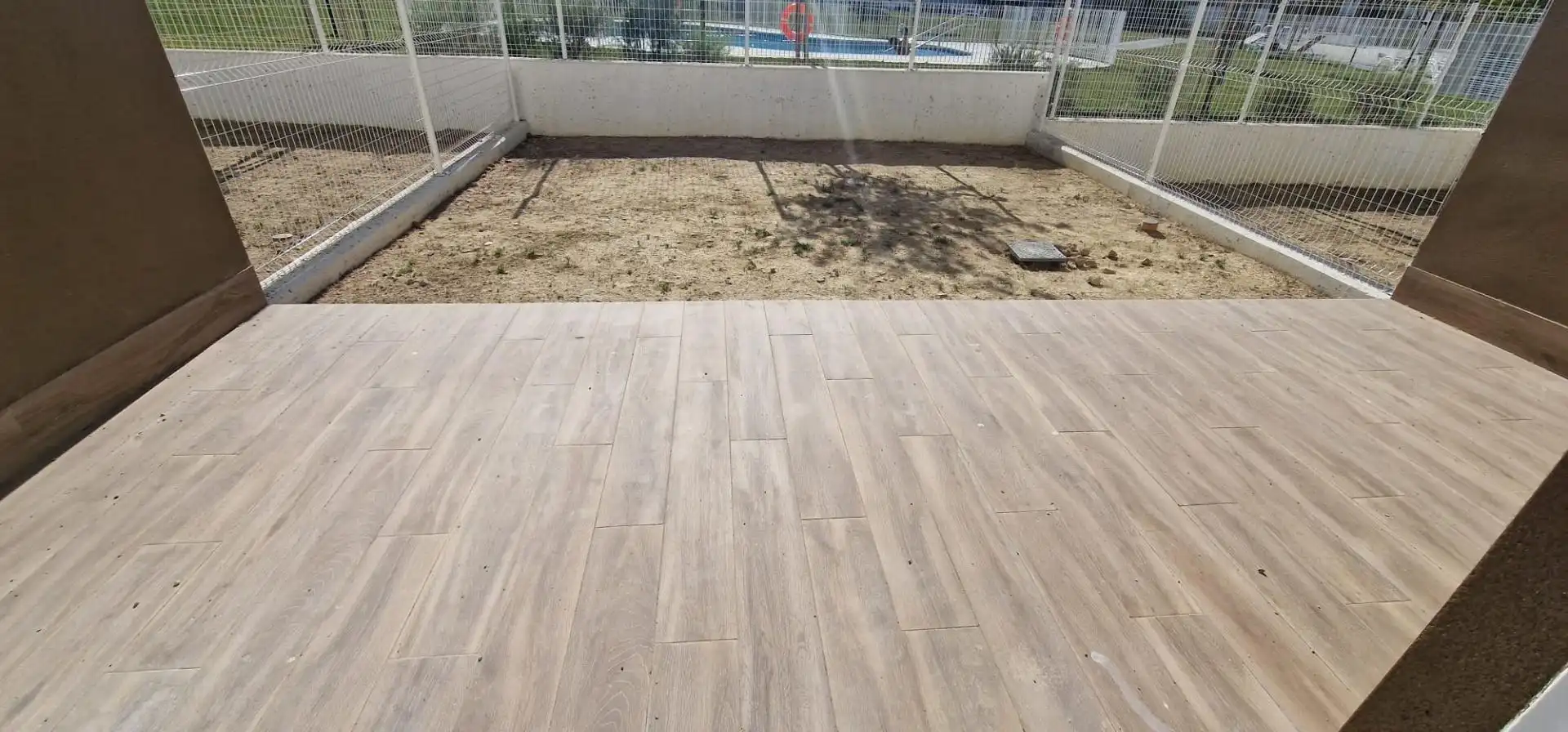 Terrasse von Einfamilien-Reihenhaus zur Miete in Guillena mit Privatgarten, Balkon und Gemeinschaftspool
